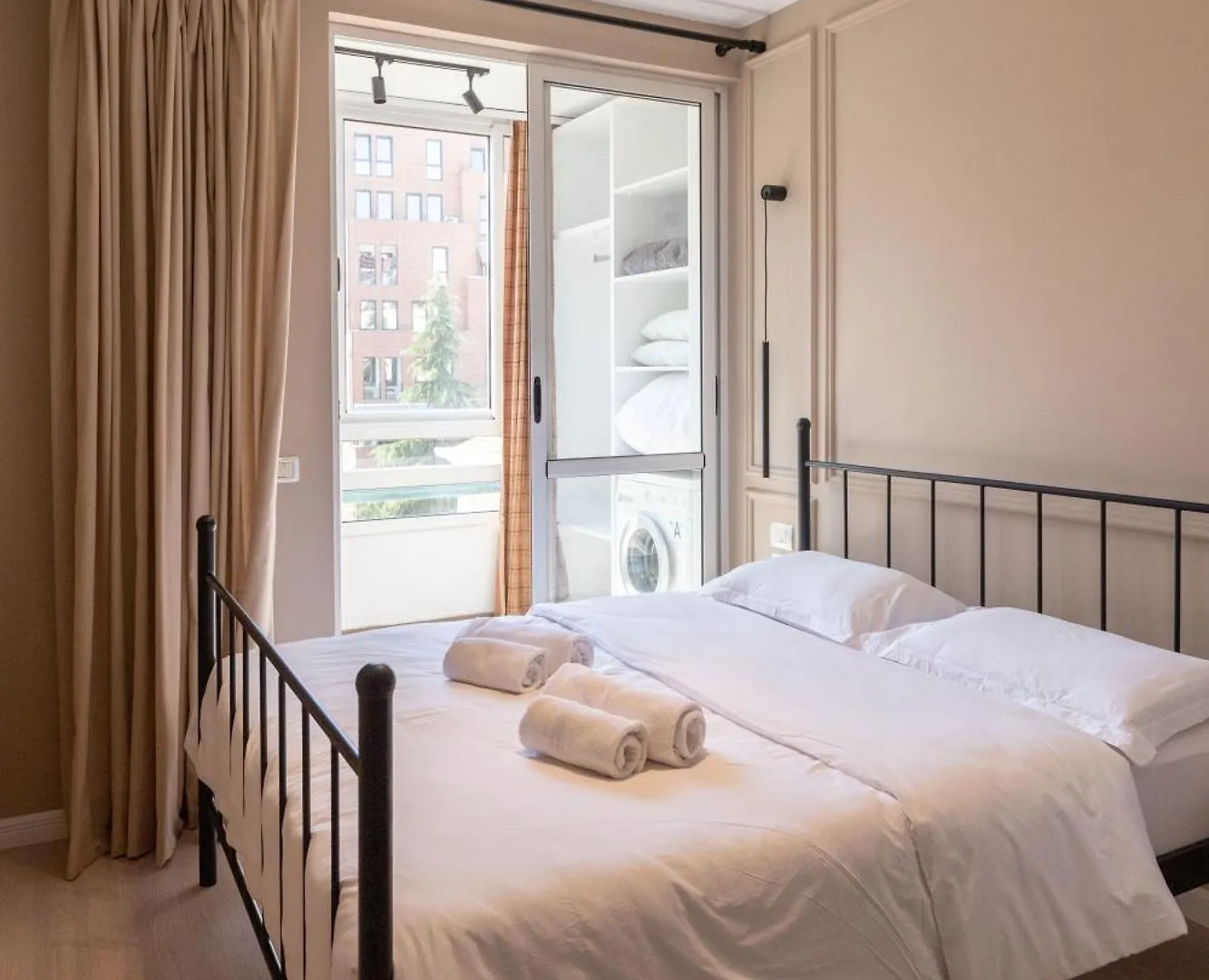 Garden Lake City Apartment'S Tirana 0*,